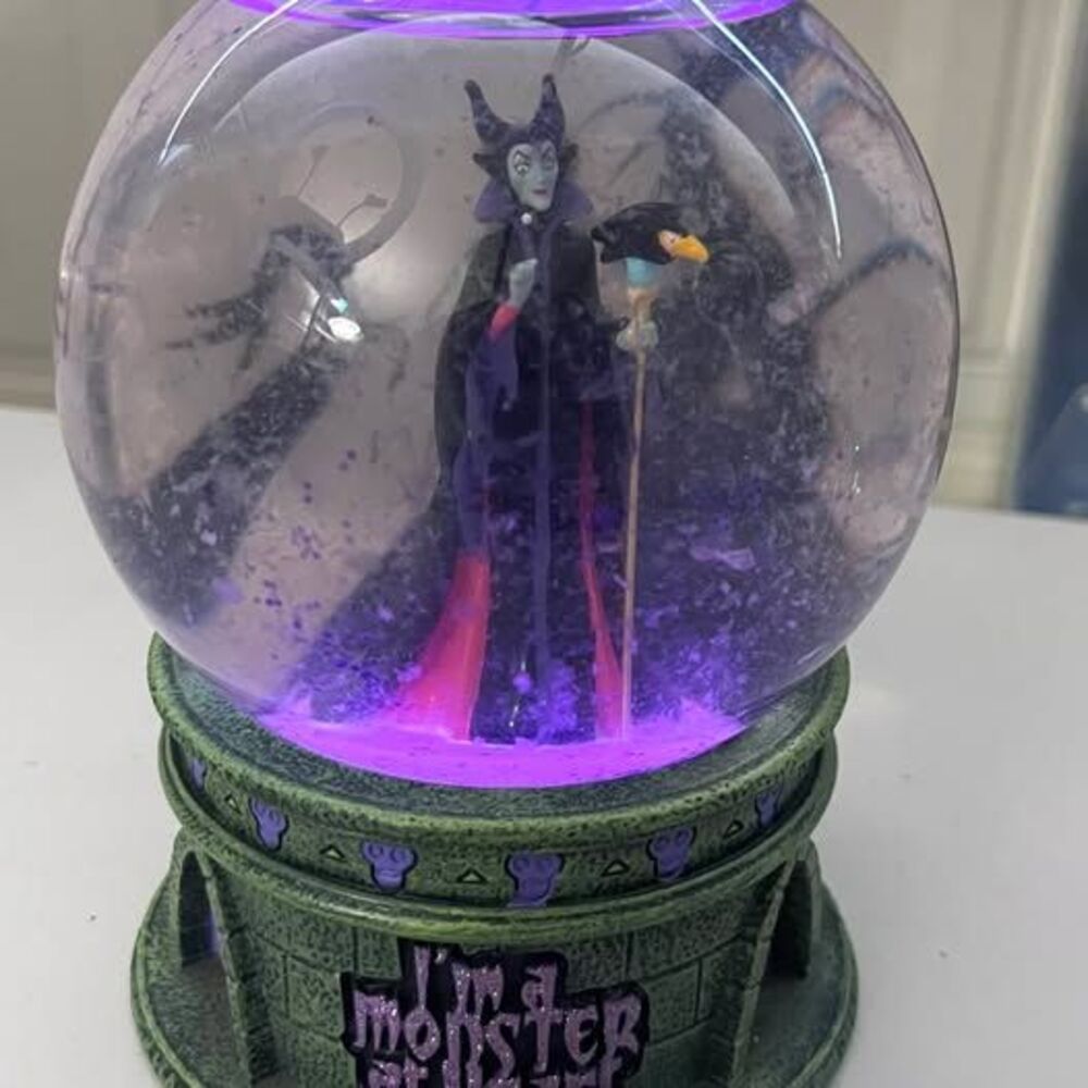 DISNEY PARKS VILLAINS MALEFICENT I'M A MONSTER LIGHT-UP SNOWGLOBE SNOW GLOBE